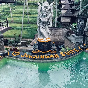 junjungan-suite-villa.ubudhotelsnow.com/